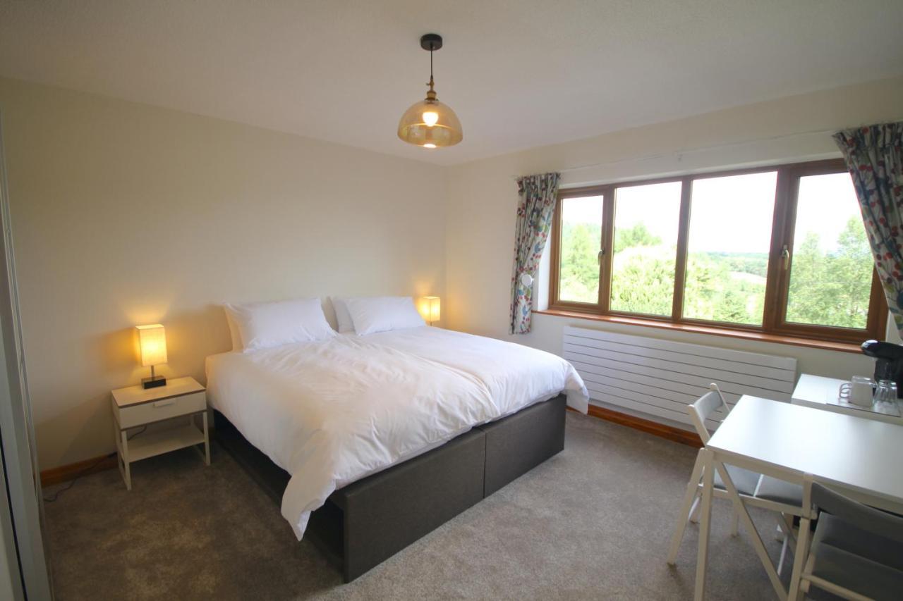 Vale View Bed and Breakfast Ffrith Exteriör bild